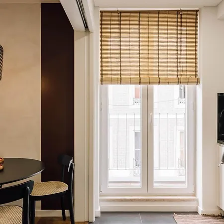 Nyiri - 2 Bedrooms In Principe Real *