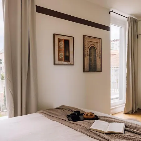 Nyiri - 2 Bedrooms In Principe Real דירה *